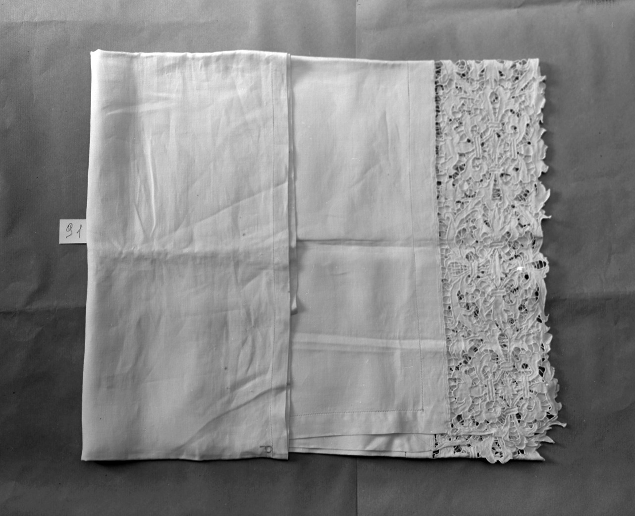 merletto di tovaglia d'altare - manifattura veneziana (sec. XIX)