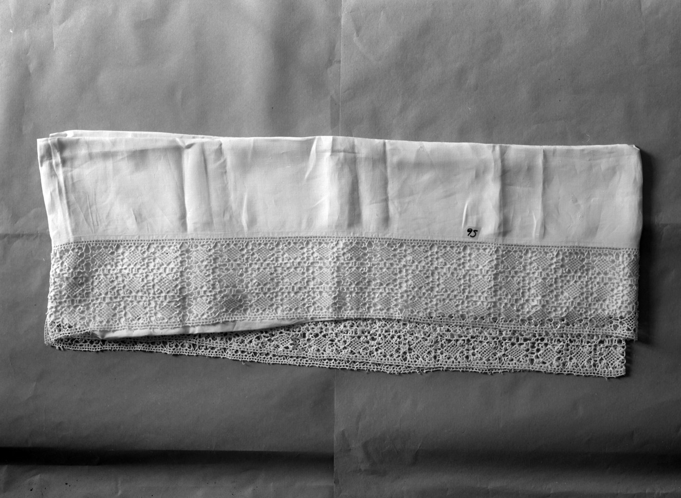 merletto di tovaglia d'altare - manifattura veneziana (prima metà sec. XVII)