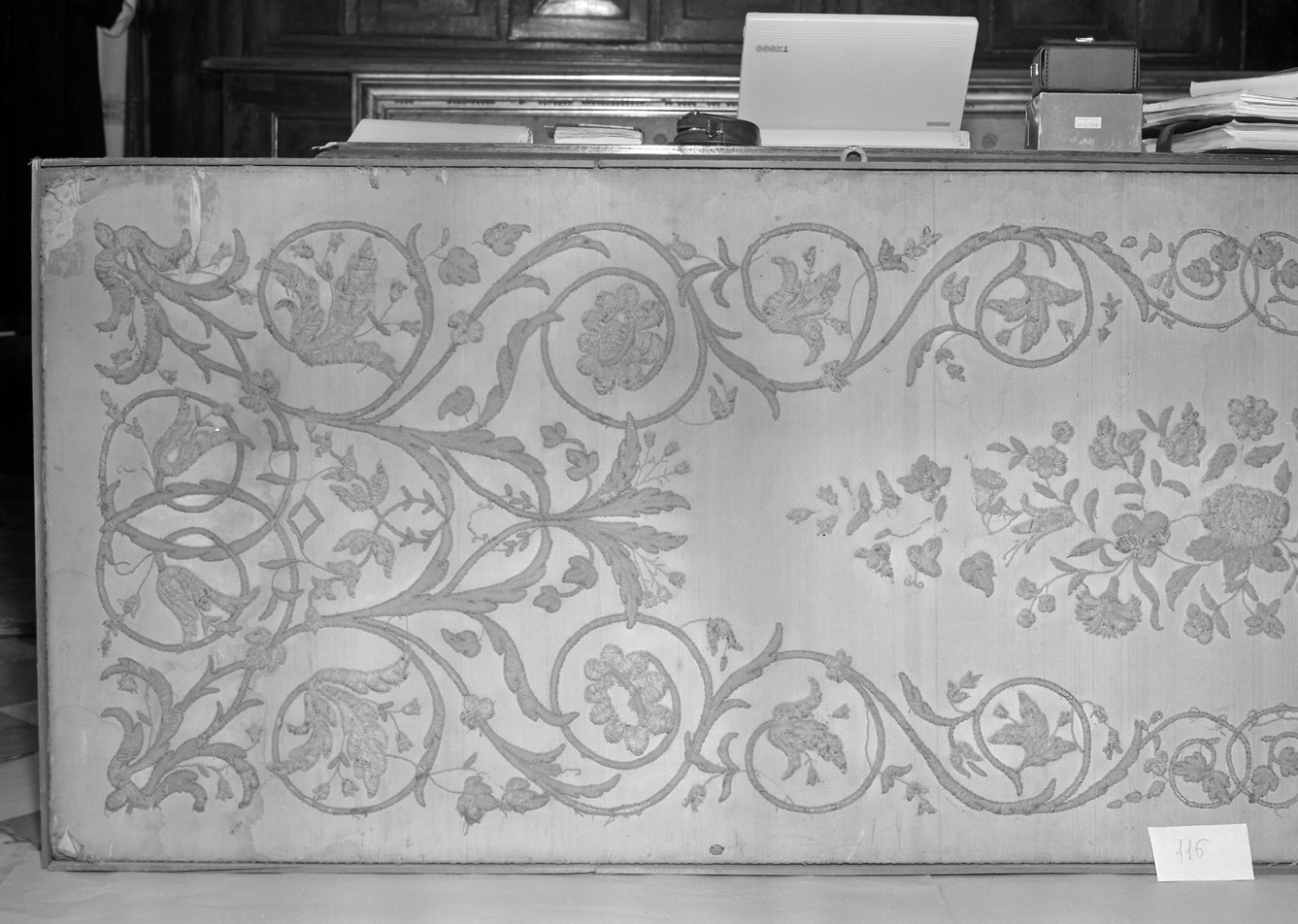 paliotto - manifattura veneziana (seconda metà sec. XVIII)