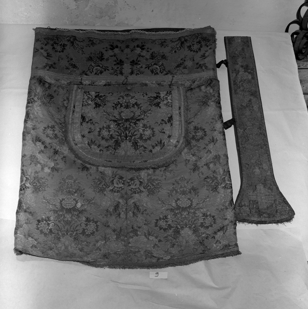 paramento liturgico, insieme - manifattura italiana (secondo quarto sec. XVIII)