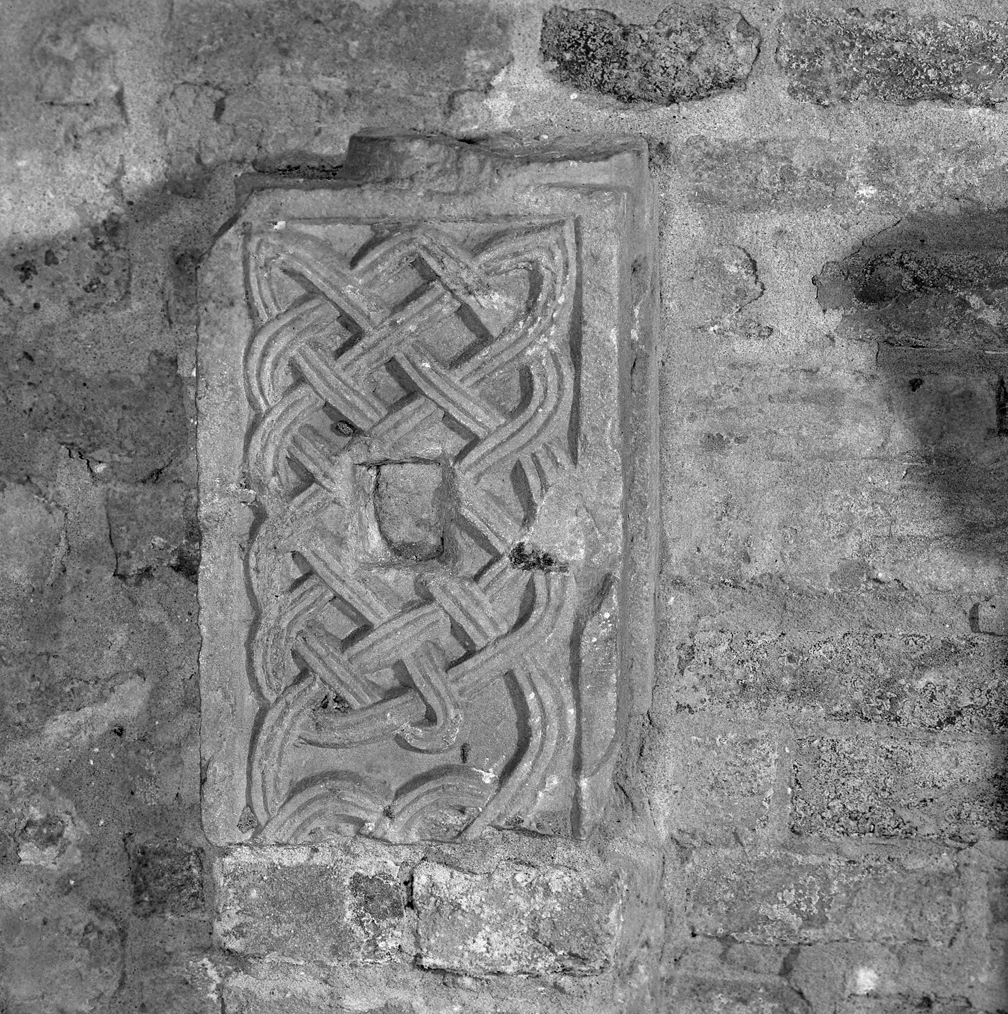 motivo decorativo a intreccio (rilievo) - ambito veneziano (secc. IX/ X)