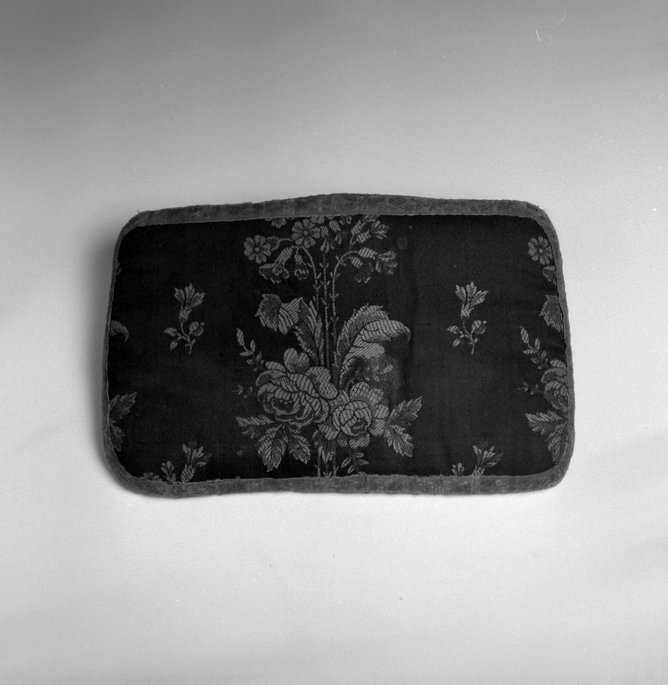 cuscino - ambito veneziano (sec. XIX)