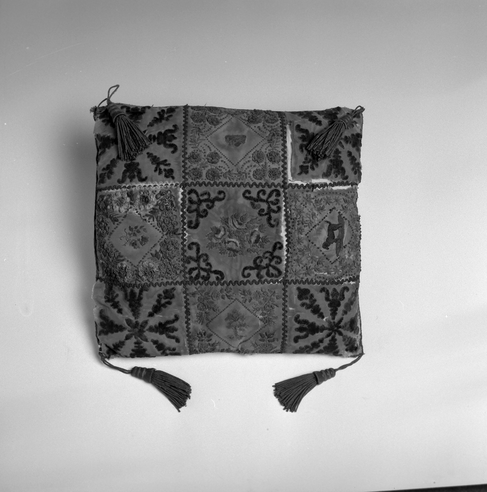 cuscino - ambito veneziano (sec. XIX)