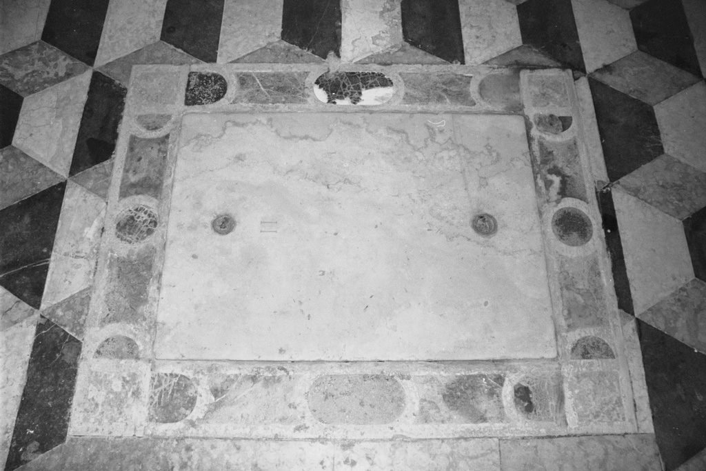 lastra tombale - ambito veneto (prima metà sec. XVIII)