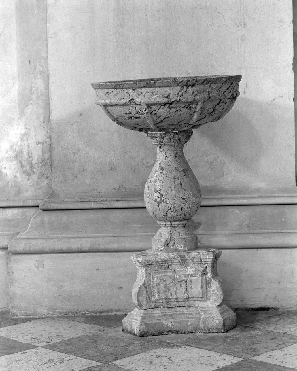 acquasantiera - ambito veneto (seconda metà sec. XVI)