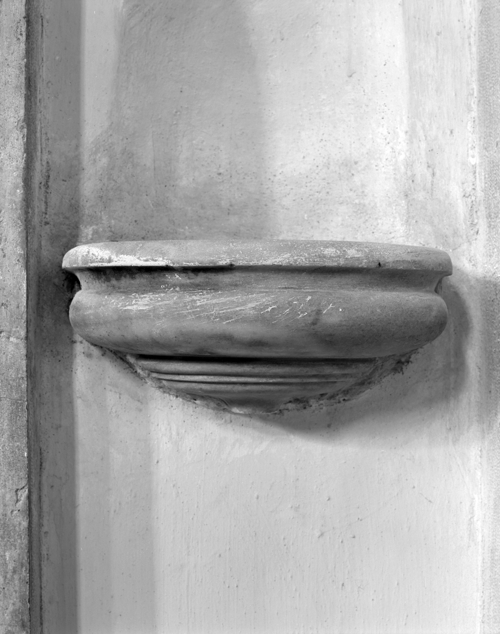 acquasantiera - ambito veneto (seconda metà sec. XVI)