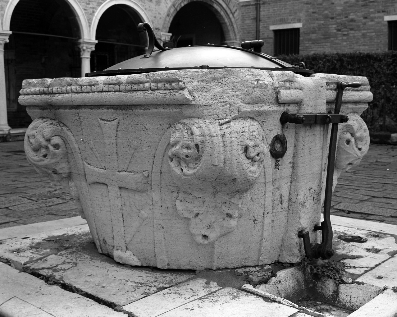 puteale - ambito veneziano (secc. XV/ XVI)