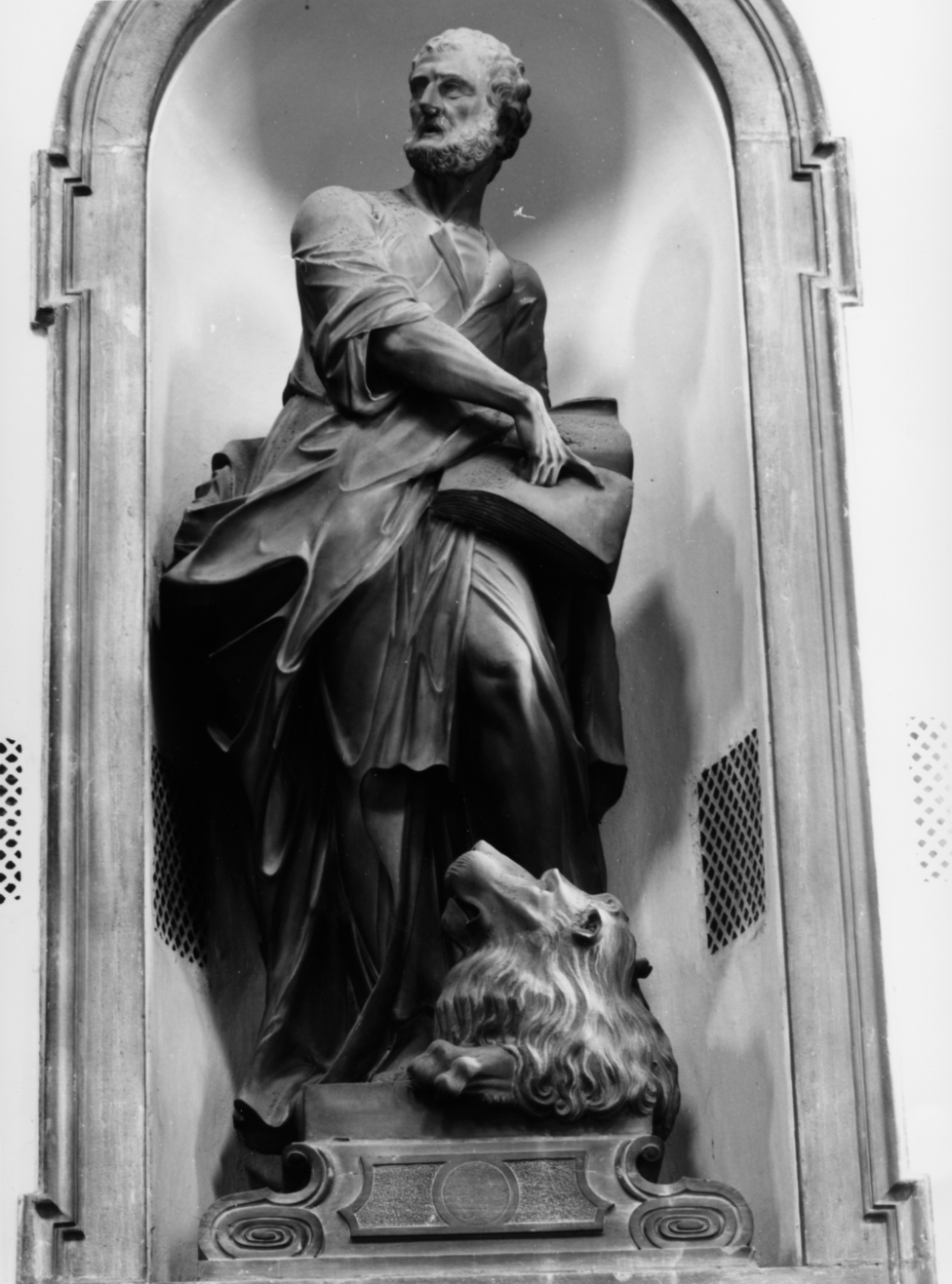 simbolo di San Marco: leone/ San Marco Evangelista (statua) di Bernardi Giuseppe detto Giuseppe Torretti (sec. XVIII)