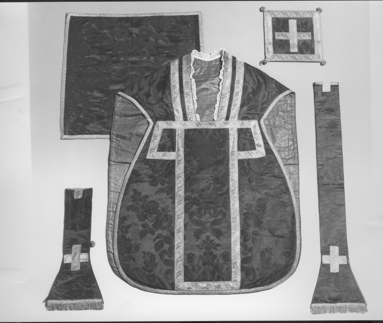 pianeta, elemento d'insieme - manifattura veneta (sec. XVIII)