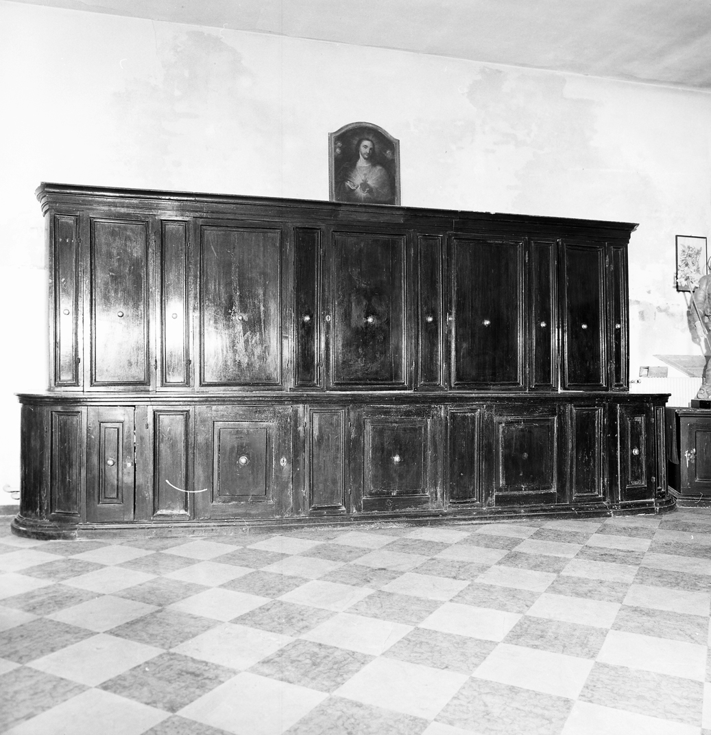 mobile da sacrestia con alzata - ambito veneto (seconda metà sec. XVIII)