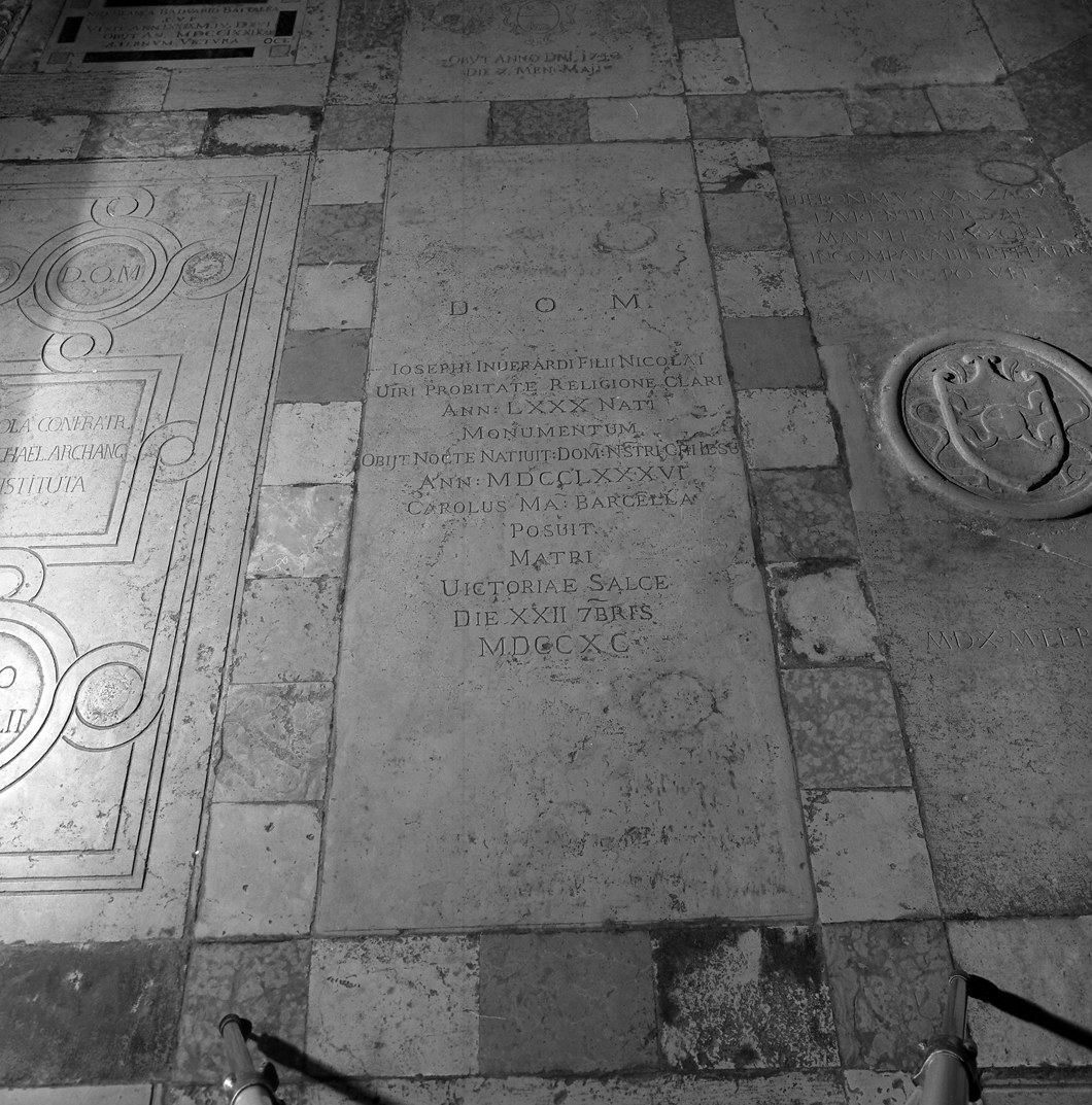 lapide tombale - ambito veneto (sec. XVIII)