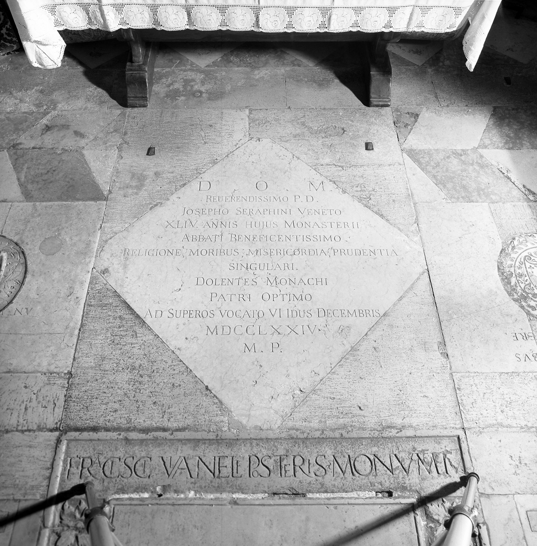 lapide tombale - ambito veneto (sec. XVIII)