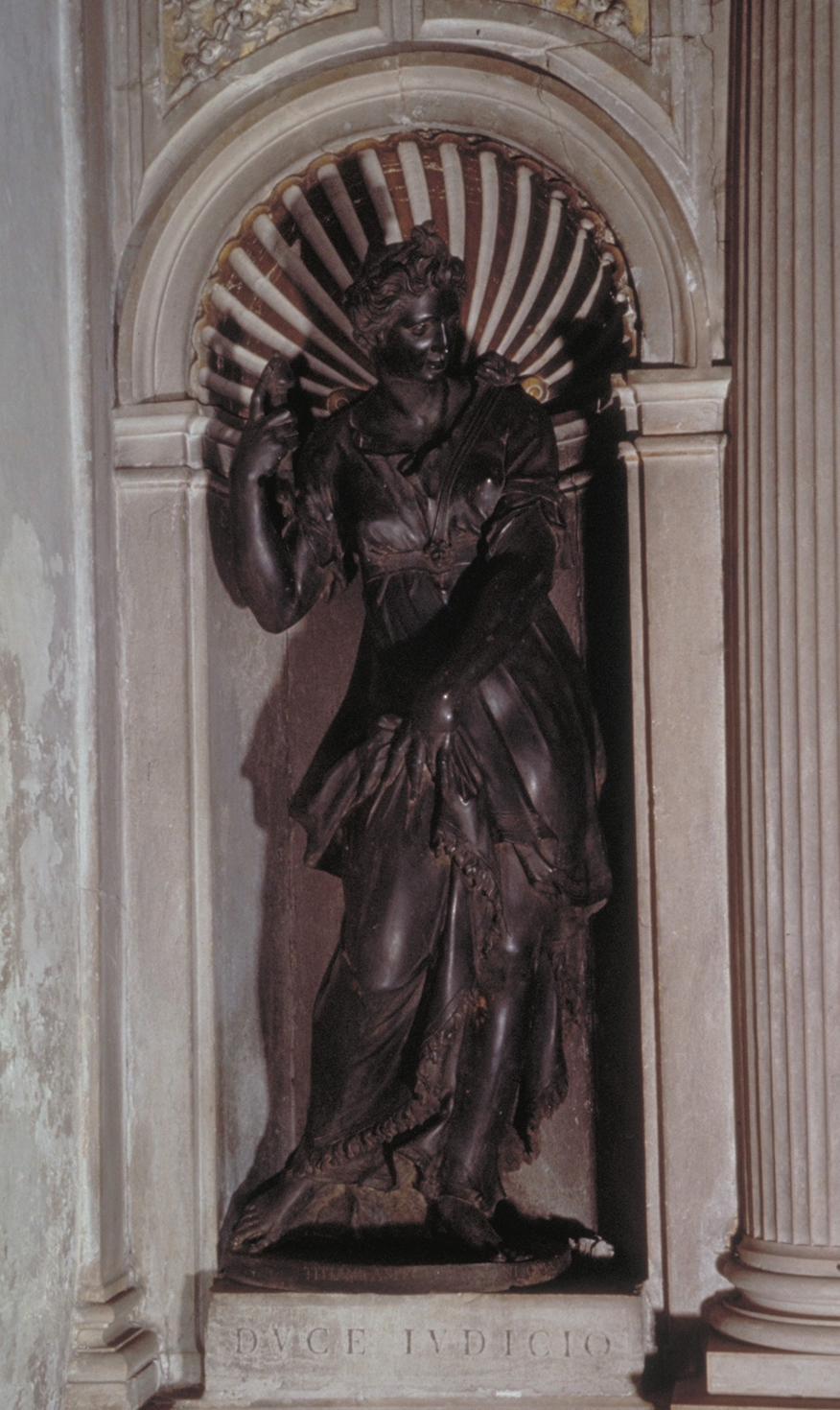 allegoria della Fortezza (scultura) di Aspetti Tiziano detto Minio (sec. XVI)