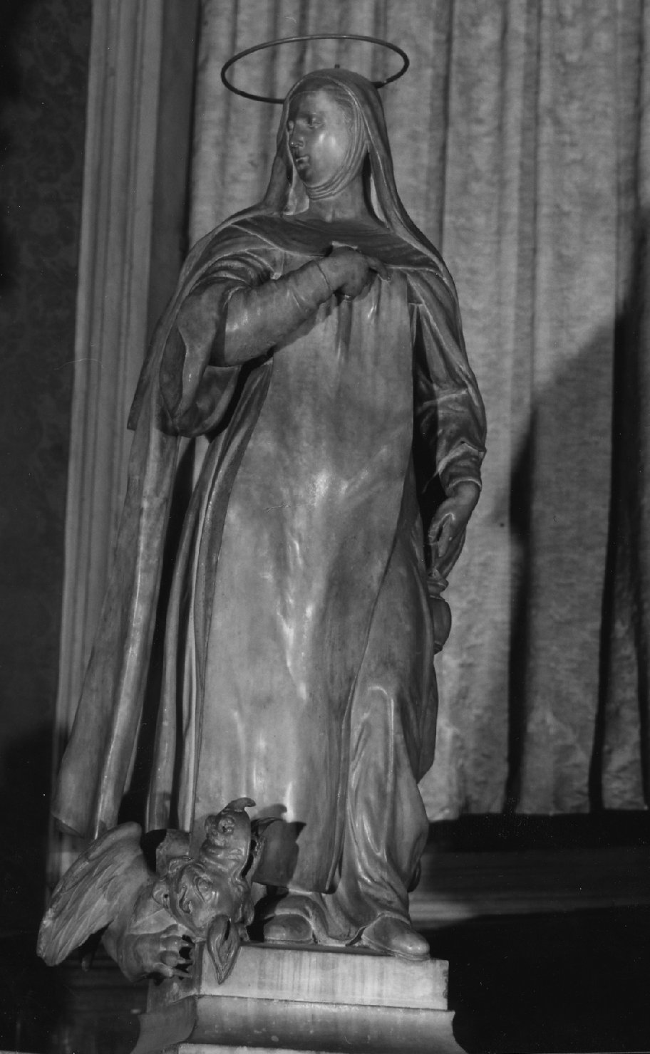 Santa Marta (statua, elemento d'insieme) di Bernardi Giuseppe detto Giuseppe Torretti (sec. XVIII)