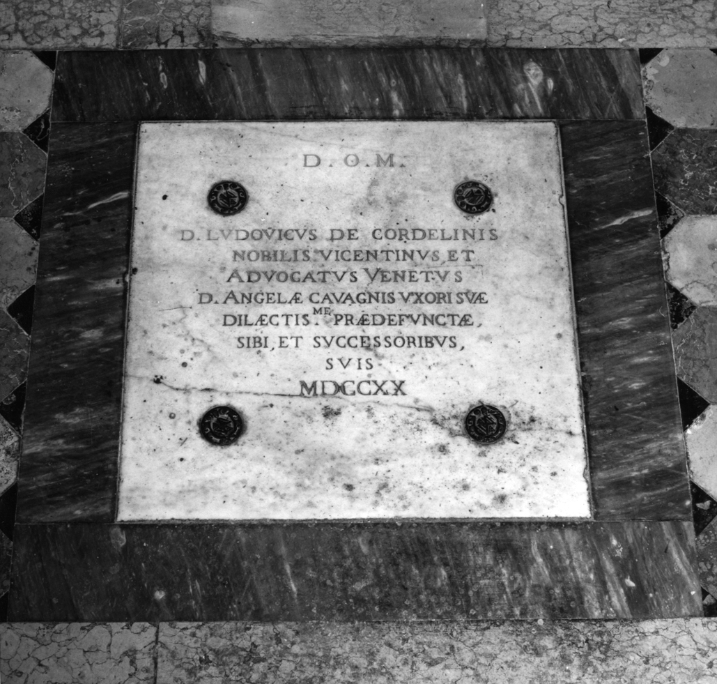 lastra tombale - produzione veneziana (sec. XVIII)