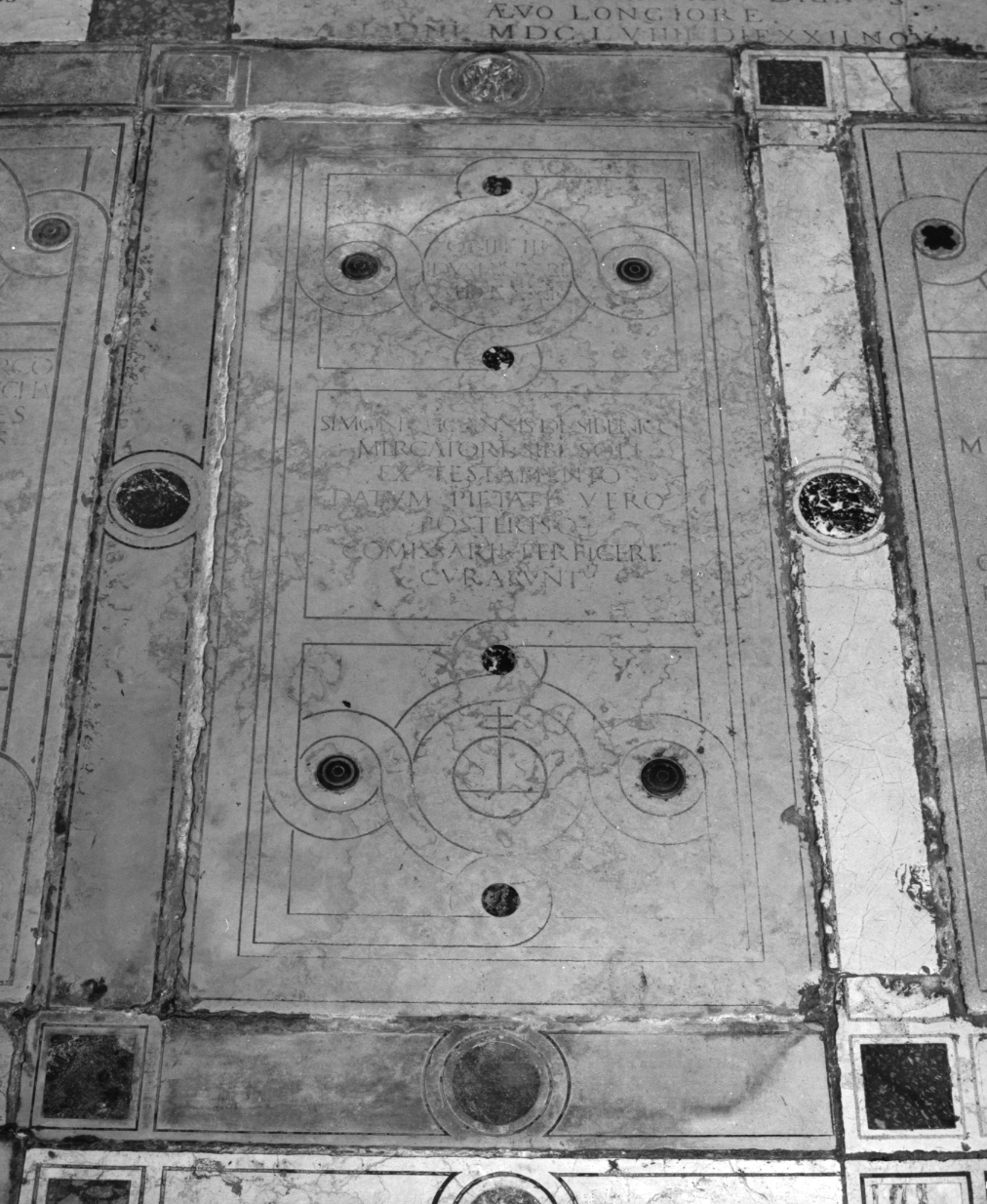 lastra tombale - produzione veneziana (sec. XVI)