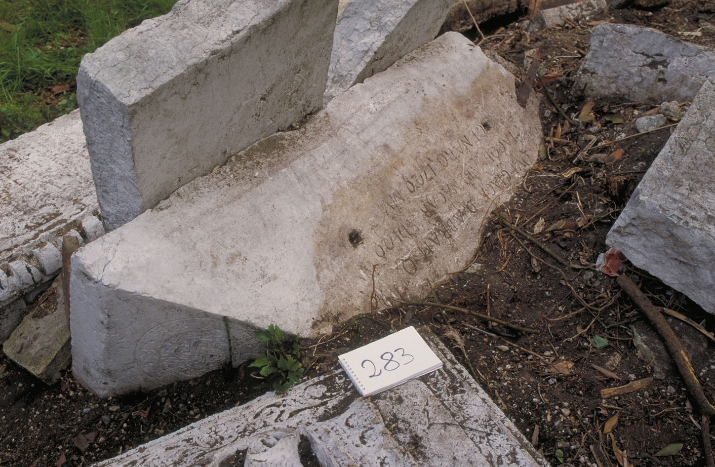 iscrizione (coperchio di sarcofago) - ambito veneto (sec. XVIII)