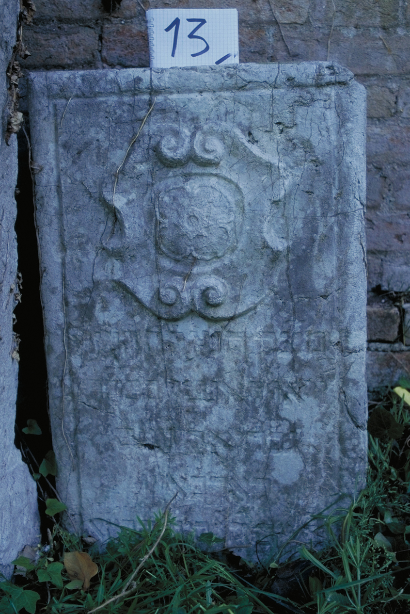 iscrizione (coperchio di sarcofago) - ambito veneto (sec. XVIII)