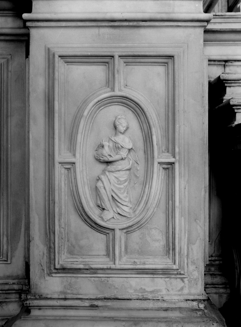 Innocenza (rilievo, elemento d'insieme) di Fabris Michele detto Ongaro, Longhena Baldassarre (sec. XVII)