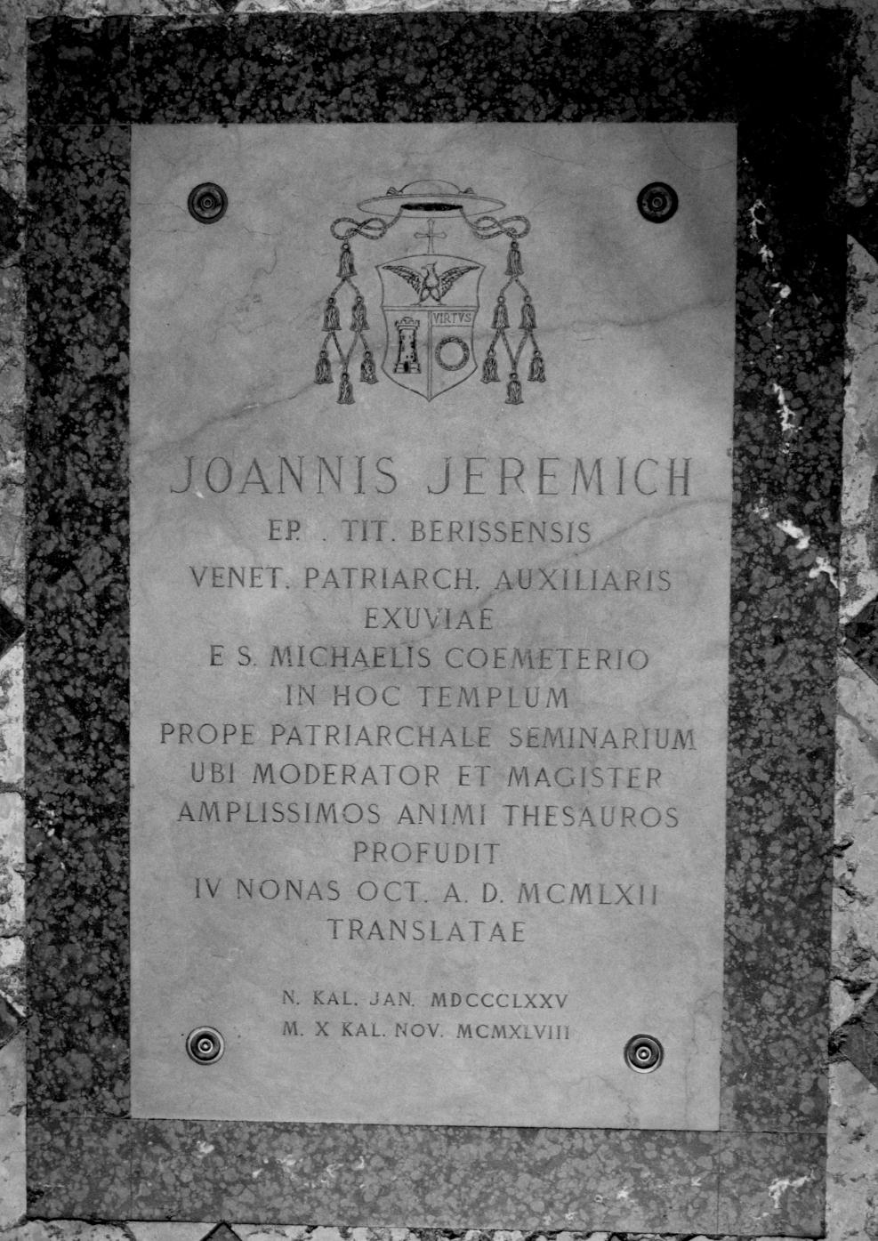 lastra tombale - ambito veneto (sec. XX)