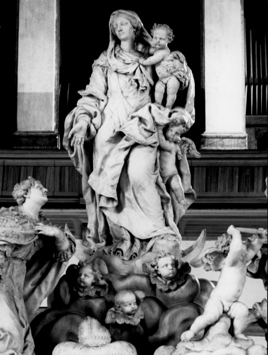 Madonna della Salute, Madonna con Bambino (statua, elemento d'insieme) di De Corte Josse (sec. XVII)