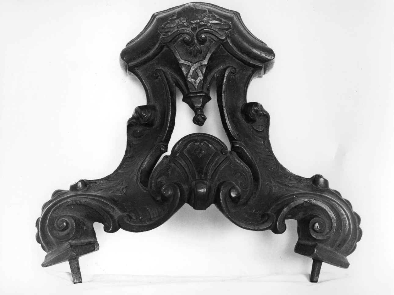 base, elemento d'insieme - bottega veneta (sec. XVIII)