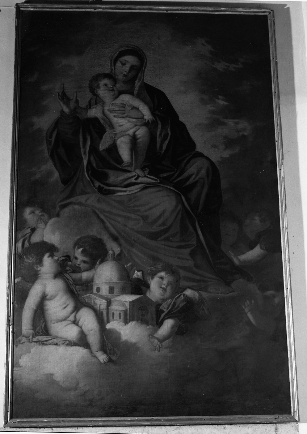 Madonna con Bambino e angeli (dipinto) di Varotari Alessandro detto Padovanino (sec. XVII)