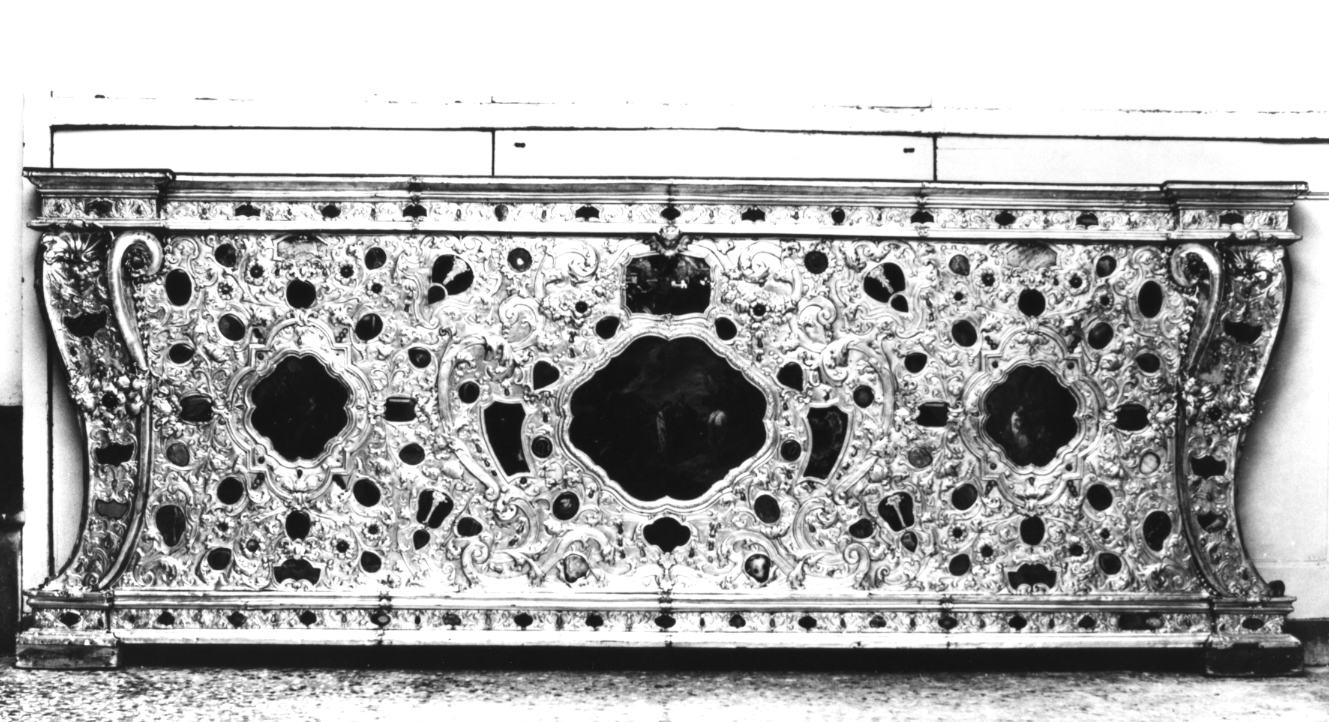 Visione di S. Girolamo; Liberazione di S. Girolamo; La consegna delle catene di S. Girolamo (paliotto) - bottega veneziana (sec. XVII)