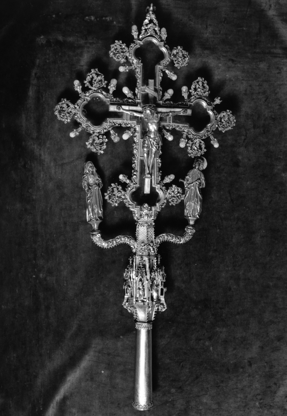 Cristo crocifisso/ Madonna/ San Giovanni Evangelista/ Sant'Agostino (croce processionale, insieme) - ambito veneziano (metà sec. XV)