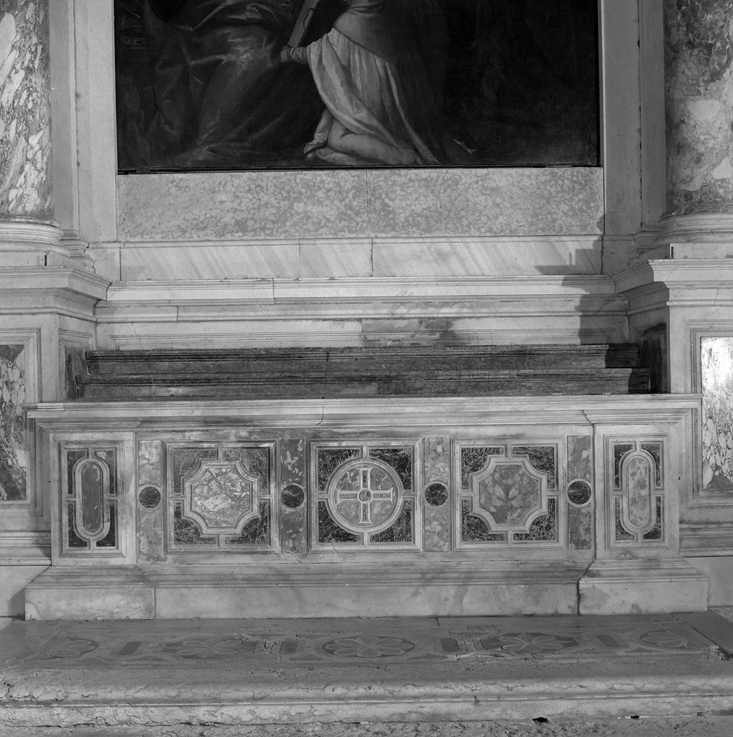mensa d'altare, elemento d'insieme di Massari Giorgio (attribuito) (metà sec. XVIII)
