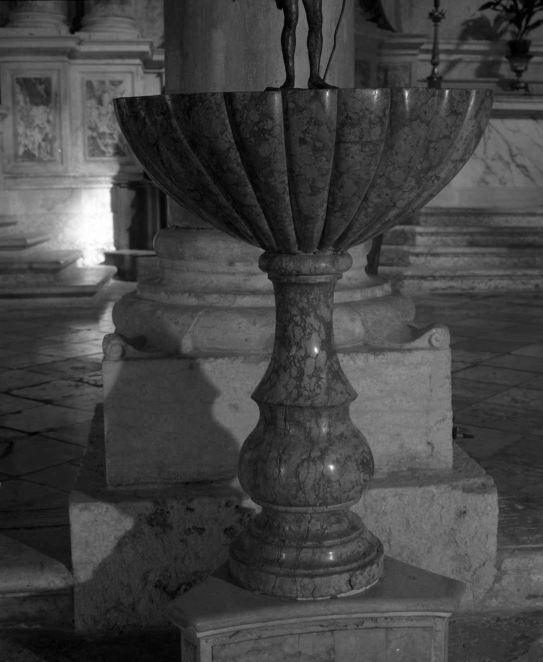 acquasantiera - a fusto - ambito veneto (sec. XVIII)