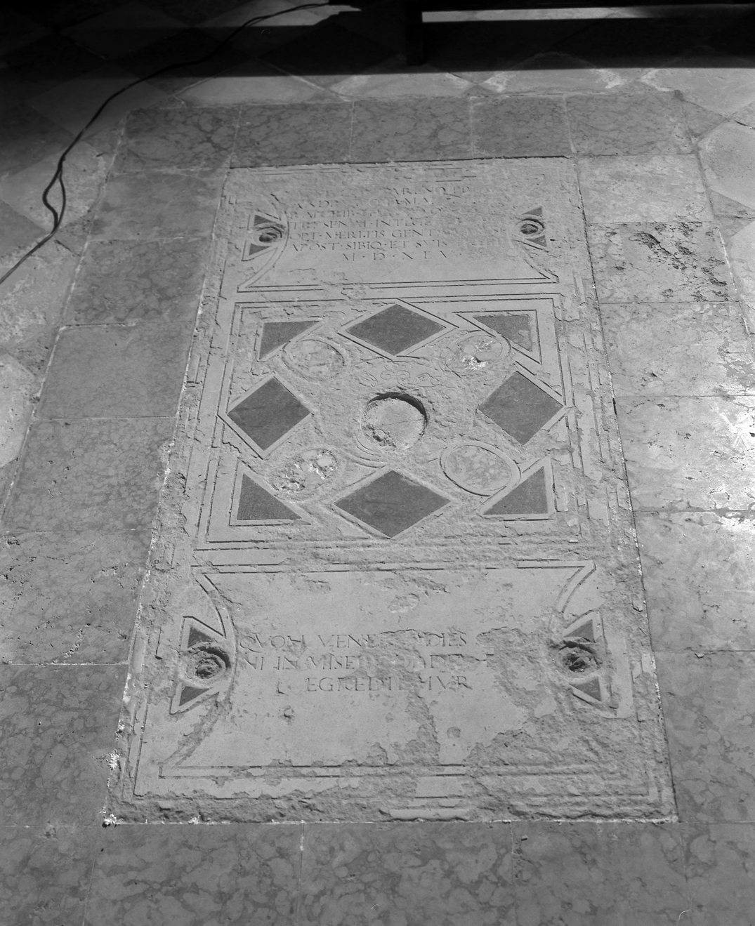 lapide tombale - ambito veneto (sec. XVI)