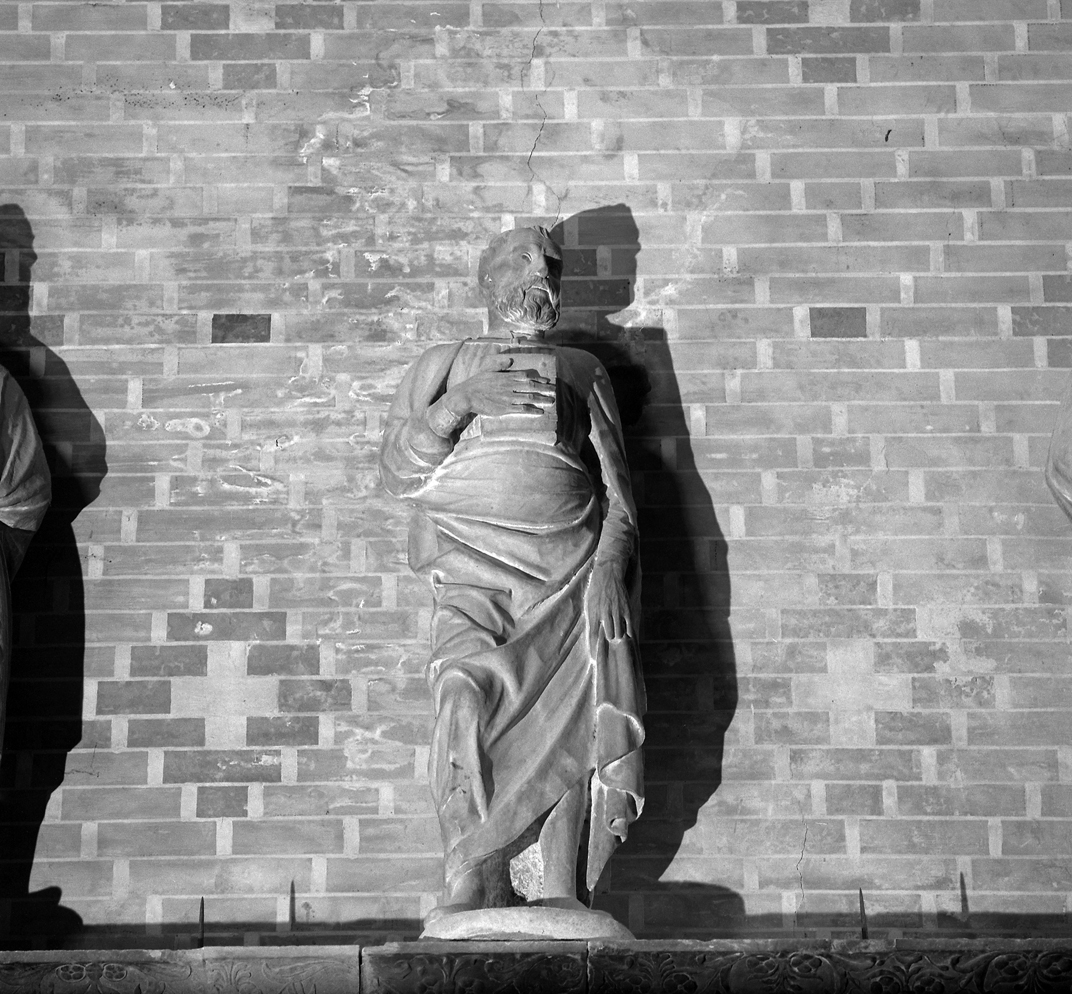 apostolo (statua, elemento d'insieme) di Lombardo Pietro (bottega) (seconda metà sec. XV)