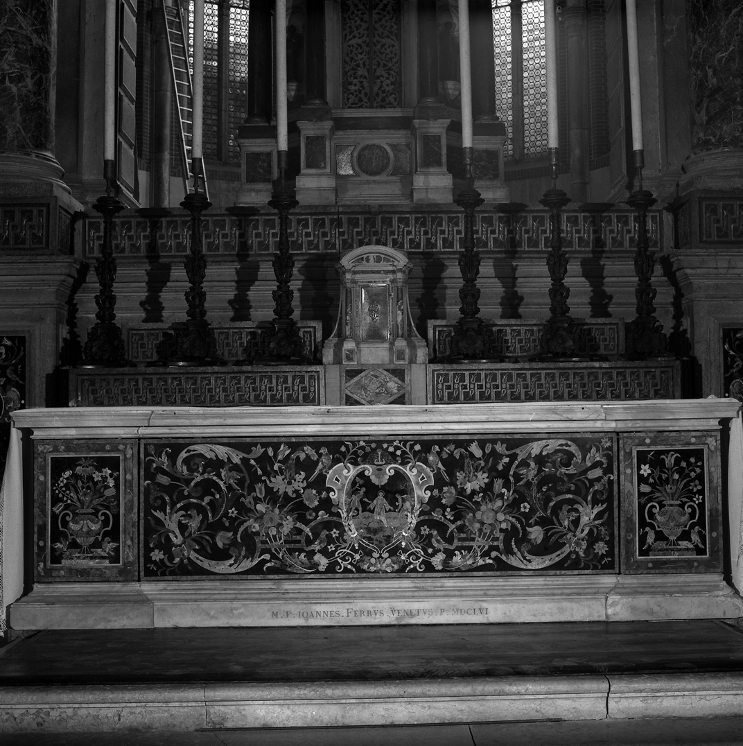 mensa d'altare, elemento d'insieme di Campagna Girolamo (attribuito) (metà sec. XVII)