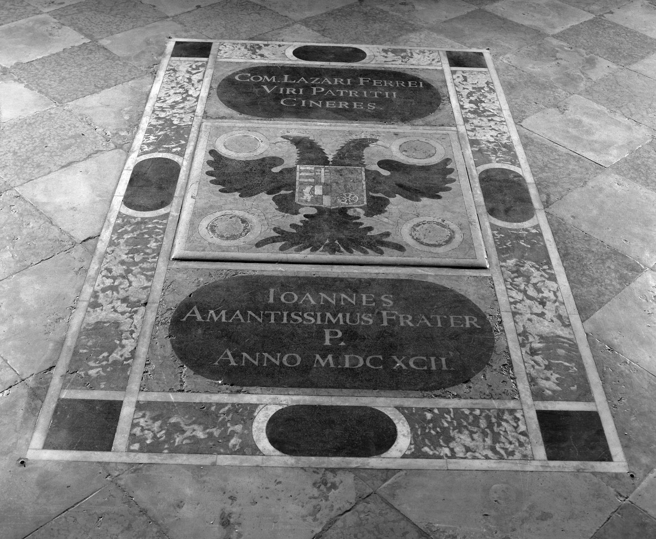 lapide tombale - ambito veneto (sec. XVII)