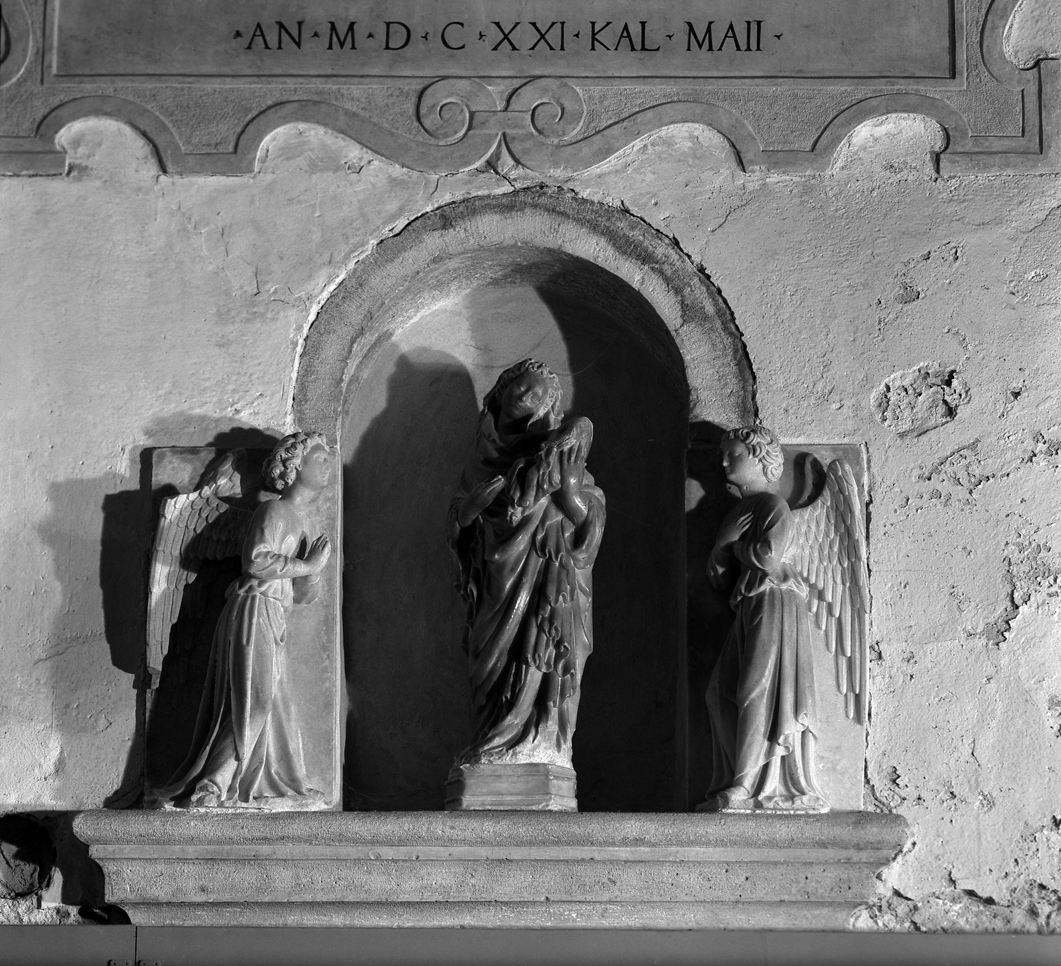 Madonna con Bambino e angeli (gruppo scultoreo) - ambito Europa settentrionale (prima metà sec. XV)