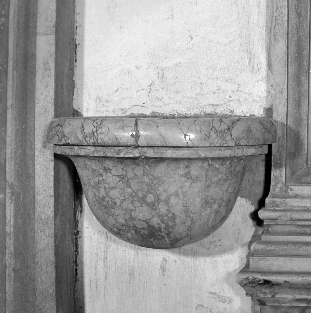 acquasantiera da parete - ambito veneziano (sec. XVII)
