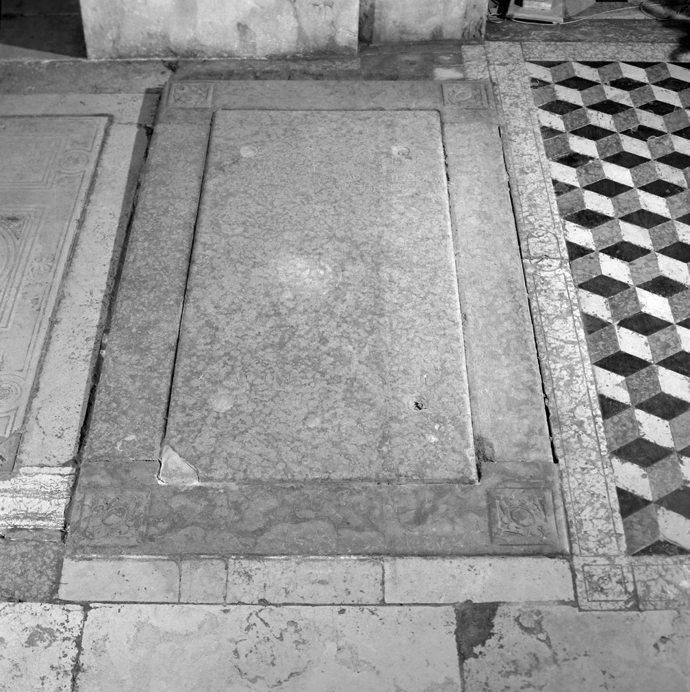 lastra tombale - ambito veneziano (sec. XVI)