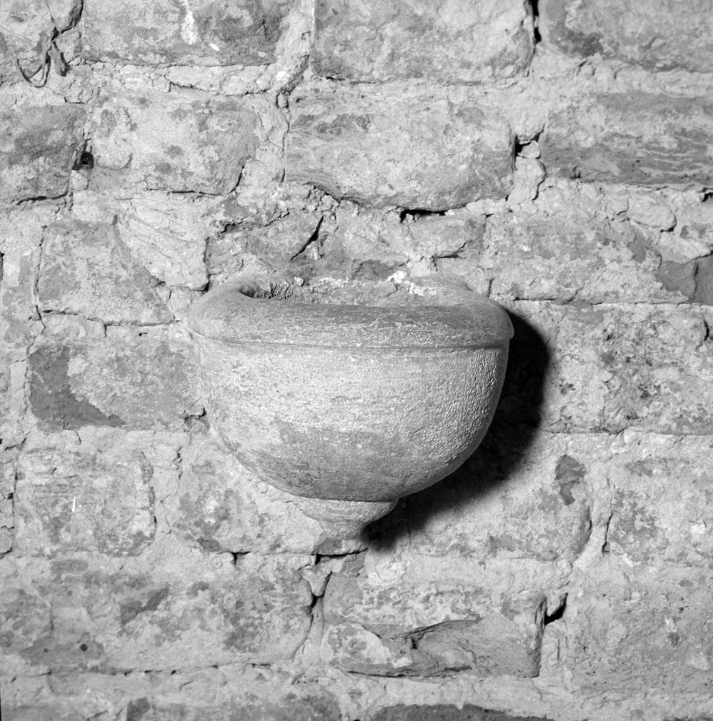 acquasantiera da parete - ambito veneziano (secc. XVII/ XVIII)