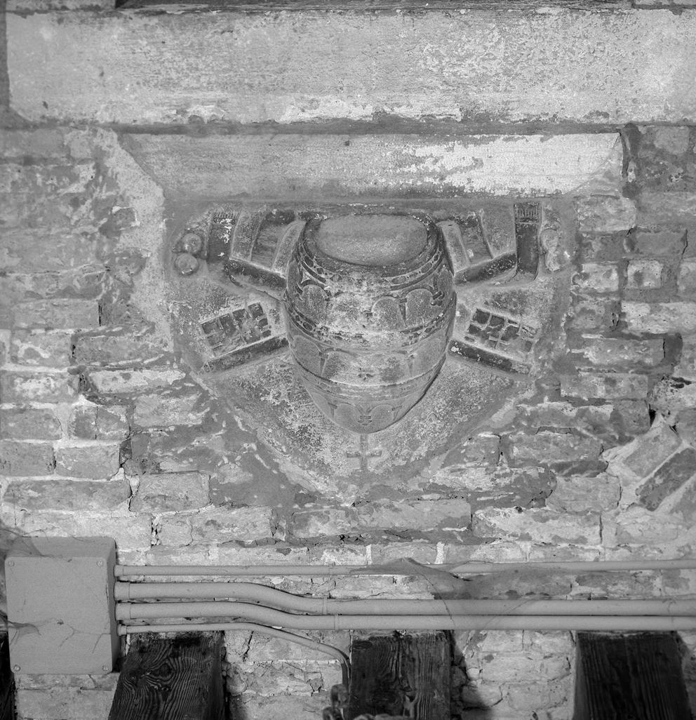 insegne episcopali (rilievo) - ambito veneto (sec. XV)