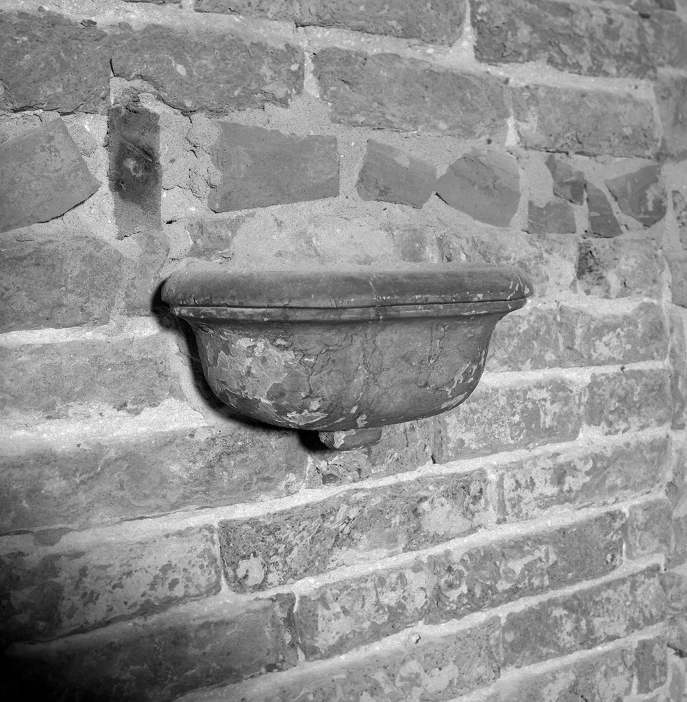 acquasantiera da parete - ambito veneto (sec. XVII)