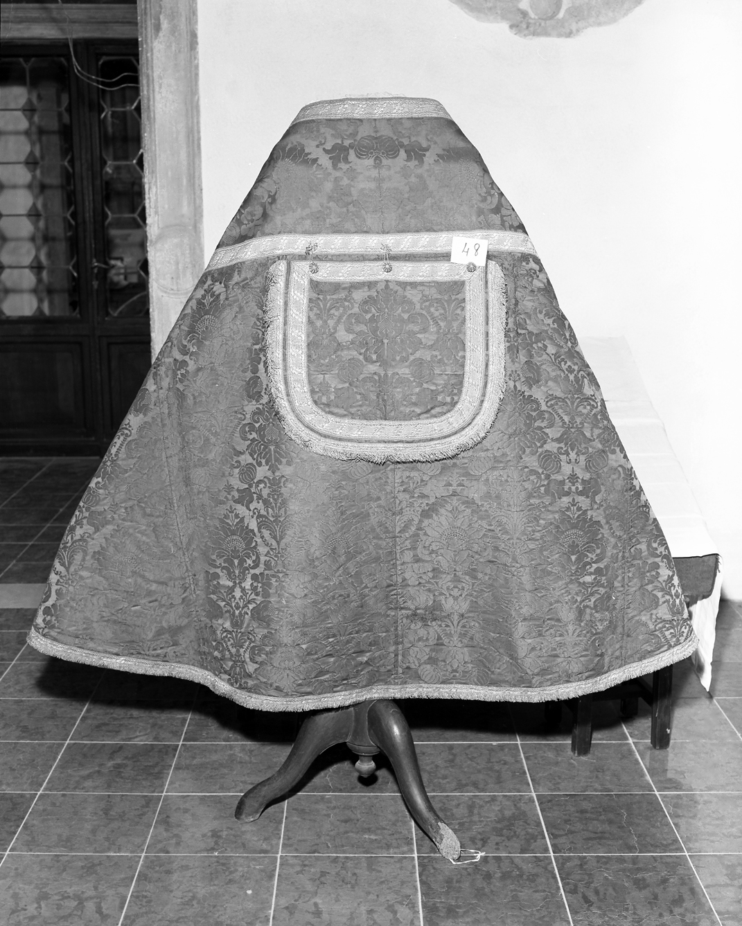 piviale, elemento d'insieme - manifattura italiana (seconda metà sec. XVIII)