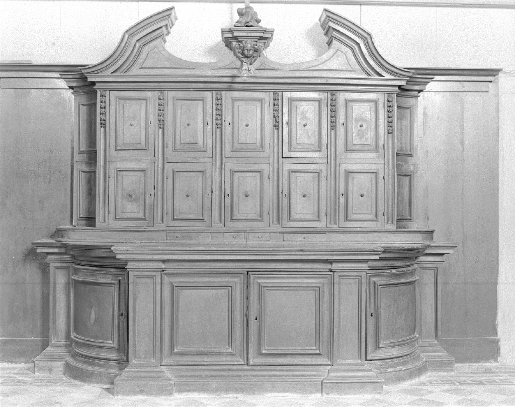 mobile da sacrestia con alzata - ambito veneto (fine sec. XVII)