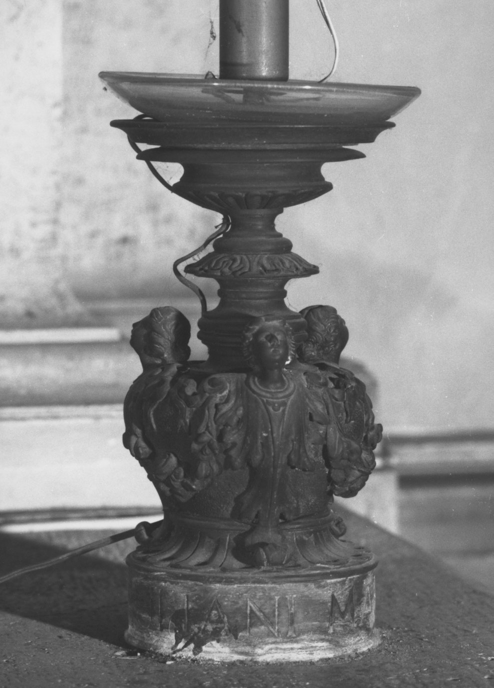 candeliere d'altare, serie - bottega veneta (metà sec. XX)