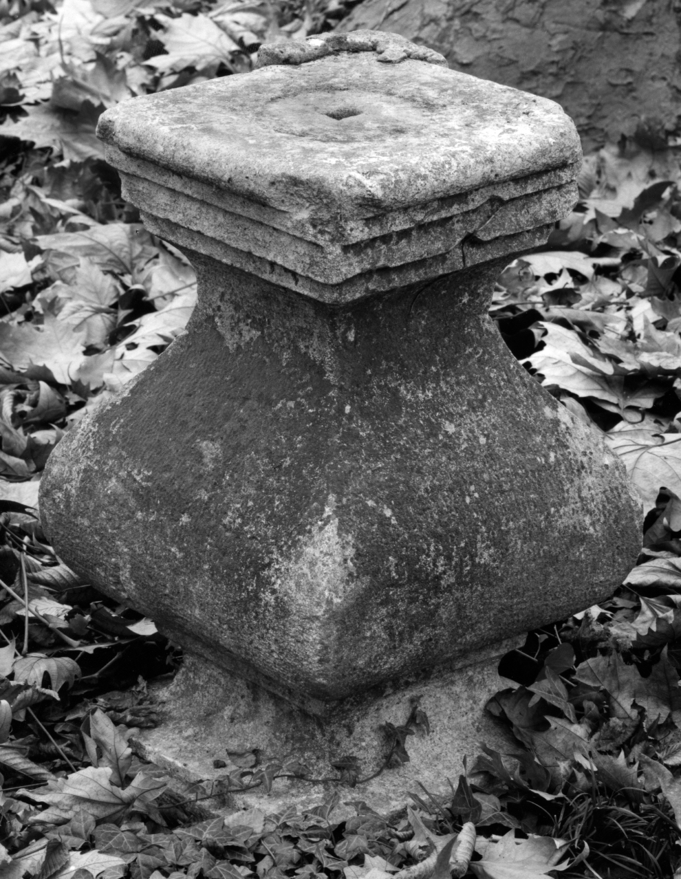 piedistallo - ambito veneto (sec. XVIII)