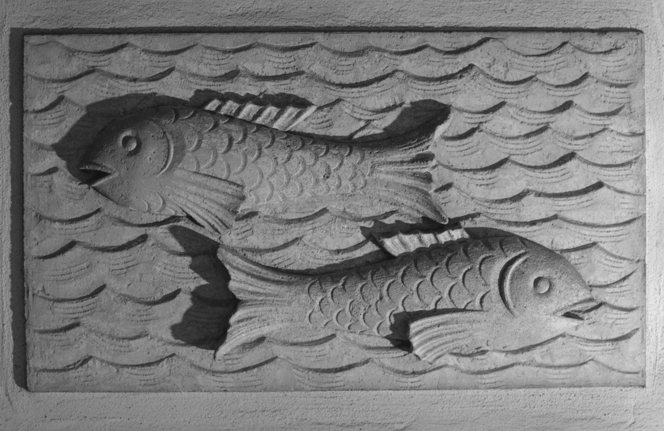 pesci (rilievo, elemento d'insieme) - ambito veneto (inizio sec. XX)