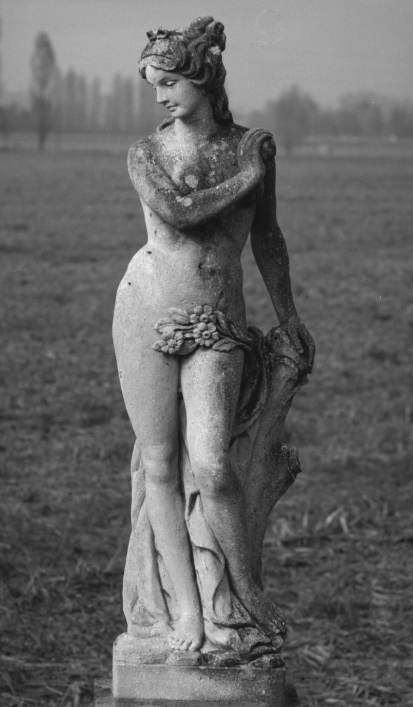 figura femminile (statua, elemento d'insieme) - ambito veneto (sec. XIX)