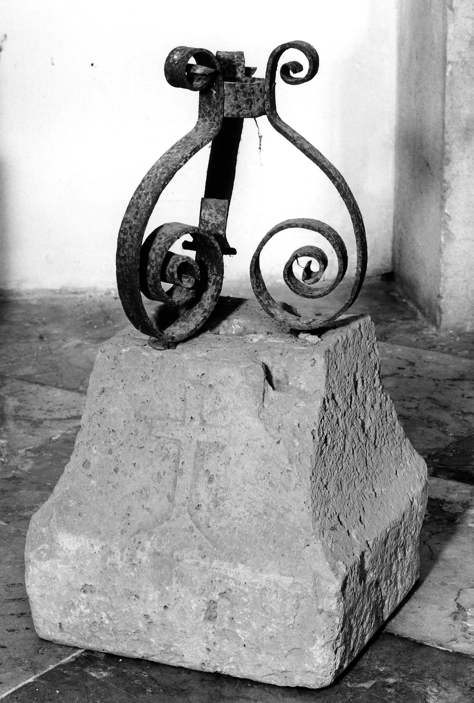 base per il cero pasquale - ambito veneto (sec. XVII)