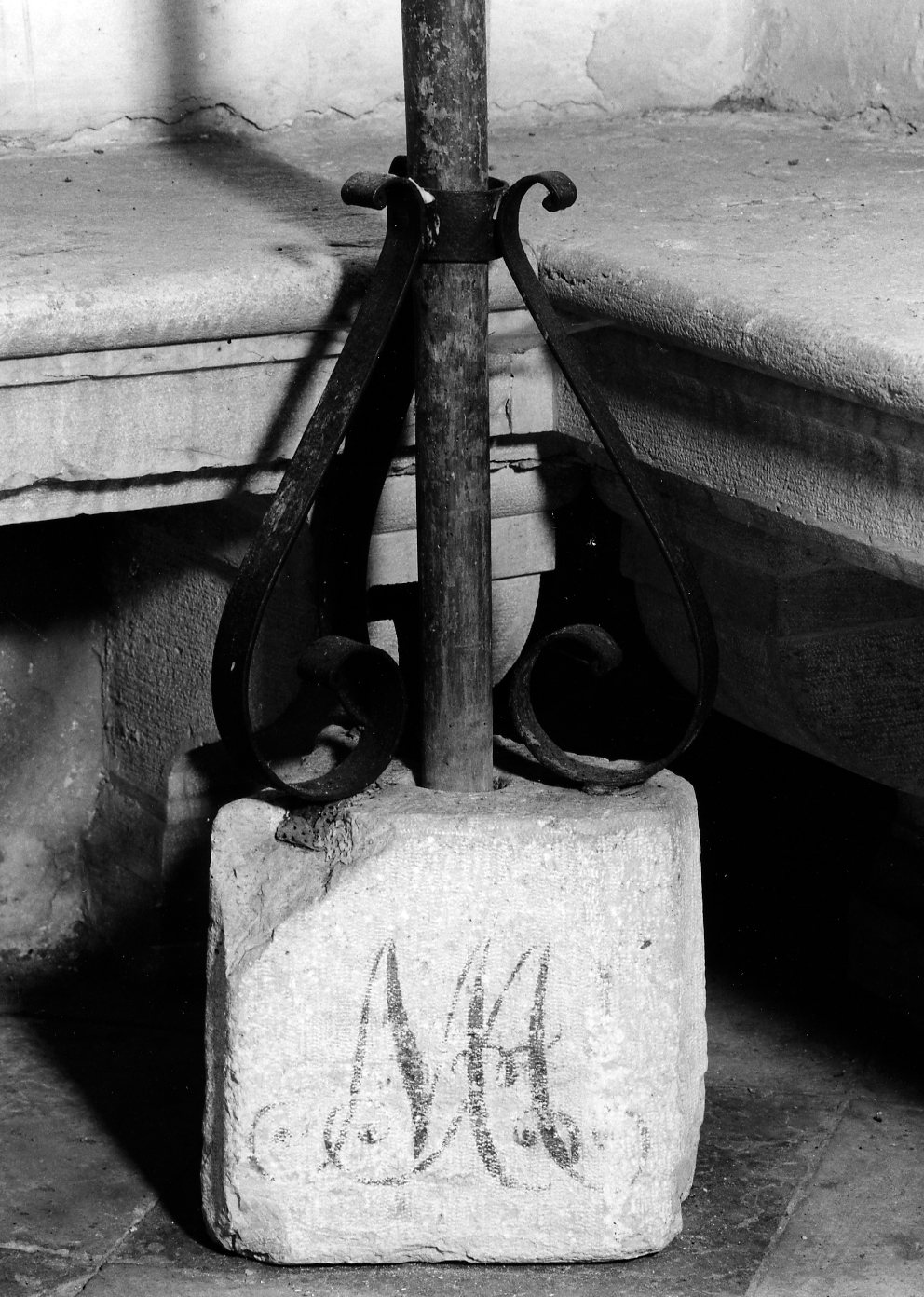 base per il cero pasquale - ambito veneto (sec. XVII)