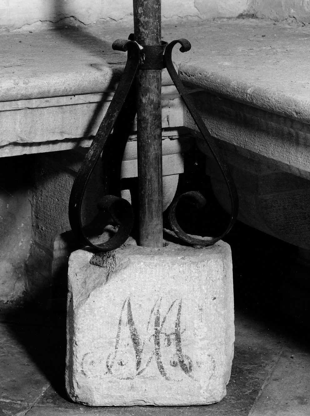 base per il cero pasquale - ambito veneto (sec. XIX)